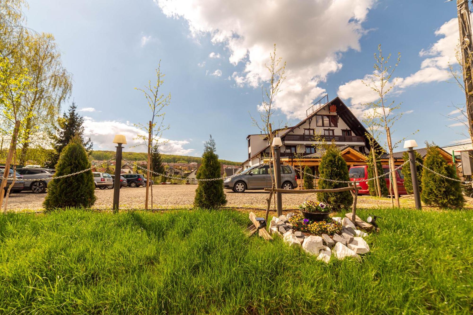 Pensiunea Koronka Corunca Exterior foto